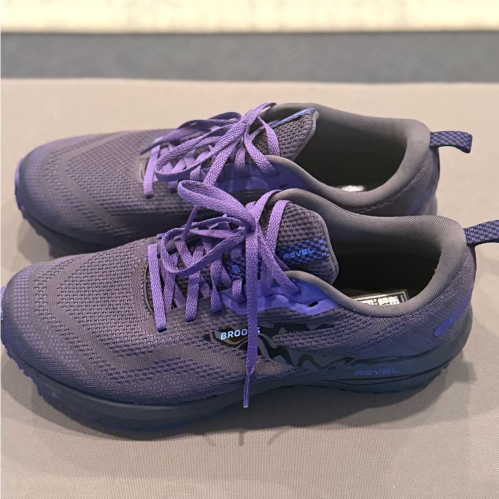 Brooks Revel 6 size 10.5